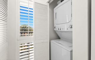 Emerald Towers 0405 - 6