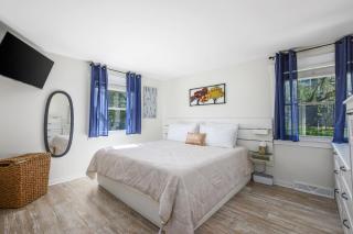Peaceful Stay with Town Cove Access - 8