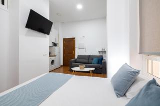 Holidays2Malaga Carreteria 97 Loft High Speed WIFI - 9