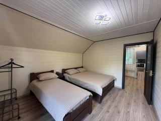 Cottage v Gorakh - 8