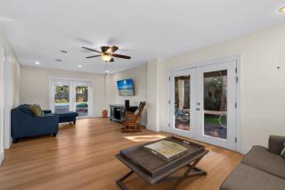 Sunny Daze Beach House - 3
