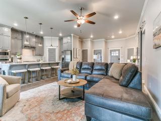 Exquisite Escape in Moore! - 2