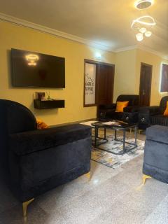 Max Heron, Gorgeous 2 Bedroom - 1