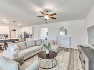Beautiful 4 Bedroom Home in Owasso! - 2