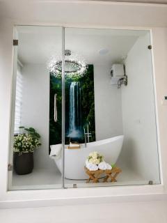 One Plus One Luxe Retreat - 4
