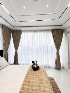 One Plus One Luxe Retreat - 3