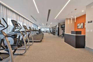 Modern 2BR Penthouse I Downtown Doral - 6