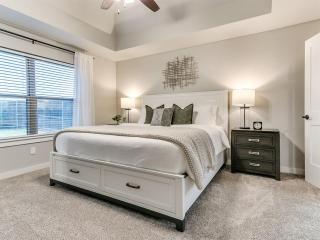 Unleash Your Familys Next Adventure Stunning 4 Bed in Yukon! - 7