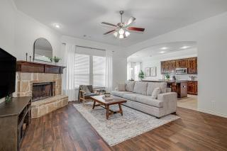 Cozy Retreat at 309 Prince John Drive in Saginaw - 0