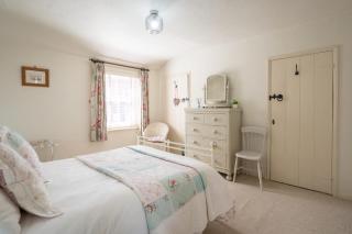 Fishermans Cottage, Aldeburgh - 3