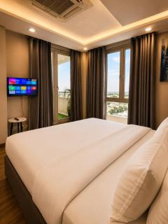 Goldcrest Mall - Luxury One-Bed Apartment by Alvis Suite - 5
