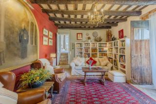 Mas d'en Giralt 1722, exclusiva masía catalana en el Parc Natural del Garraf, ideal para familias, grupos y celebraciones íntimas, jardines privados y barbacoa, a 10 min de Sitges - 2