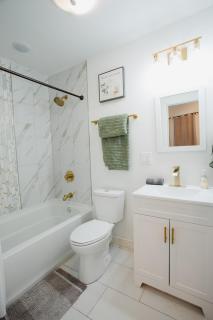 Casa Brookfield - 5 Bedroom- Hot Tub Retreat - 5