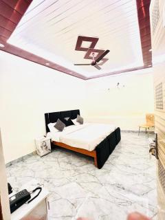 m m residency - 2