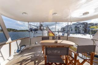 Klassische Motoryacht Ocean Motion - 9