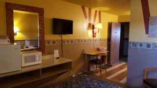 Earth Inn Motel - Jackson - 3