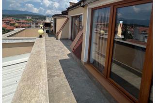 Apartment Sleeps 6- Free Parking- Balcony - 8