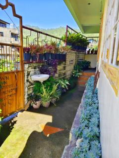 Cozy & Ruztik 2 Bedroom Apartment with Parking OnSite within Town Proper! - 7