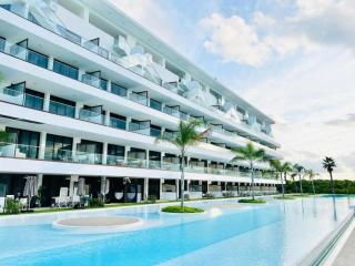 Cana Rock Infinity Pool & Beach Club - 2