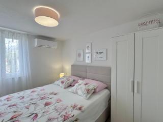 Ksenija Deluxe Residence - 4