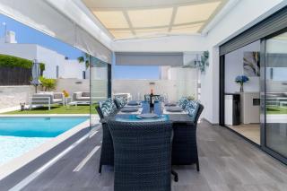 Luxury Villa with Private Pool & Solarium - 3
