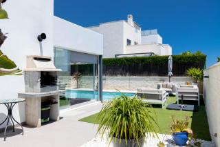 Luxury Villa with Private Pool & Solarium - 5