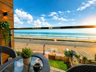 SKS Beach Hotel & Spa - Sea Beach Front - Rooftop Swimming Pool - With Complimentary Breakfast - 6