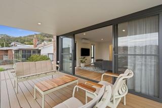 Modern Lindisfarne Escape - 6