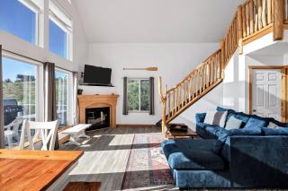 Harbor Heights Cabin with Private Hot Tub! - 9