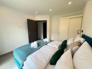 Local-Lux Garden Residence A- 2 Bedrooms-Terrace - 1