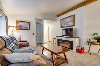 1 Mi to Beach! Lush Florence Retreat w/ Sunroom - 7
