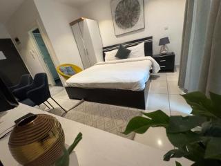 Studio Apartment at Embassy Gardens - 8
