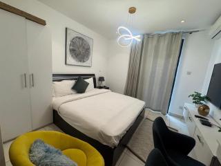 Studio Apartment at Embassy Gardens - 5