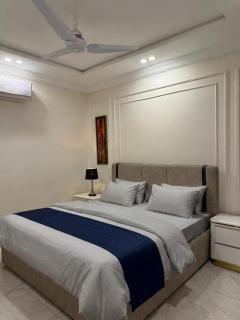 Hilton suit 2BHK apartment garden view - 8