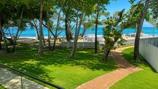 High Floor Ocean View Condo 305 Marien Beach Resort Pool Access - 4