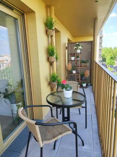 Bright Spacious Apartment near Paris Metro 4 - 4