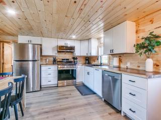 Private Country Retreat with Pond Access, Fire Pit & 75 TV - 9