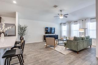 Cozy Retreat at 207 High Point Way in Justin, TX - 1