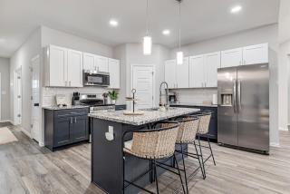Modern 4-Bedroom Home Close to Downtown Crowley! - 8