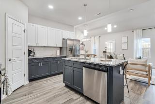 Modern 4-Bedroom Home Close to Downtown Crowley! - 2