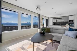 Panorama view! Modern,Balcony/parking - 0