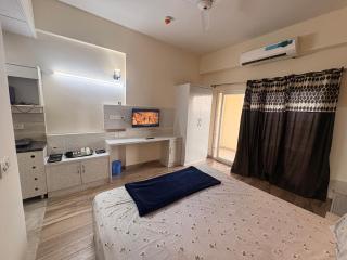 Greater noida suites - Grander Noida - 0