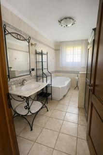 Villa Le Due Rose, up to 10pax with garden in Lunigiana - mytouristhome - 1