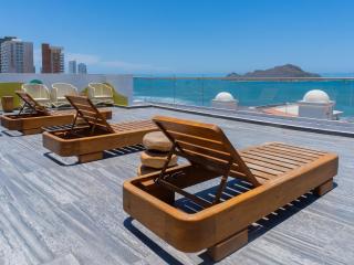 Departamento en Mazatlán en Zona Dorada cerca de la Playa pública Alberca climatizada 2 hab - 0