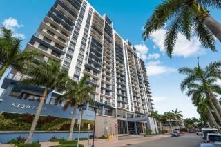 Modern 2BR Residence with Open Views & Balcony - 8