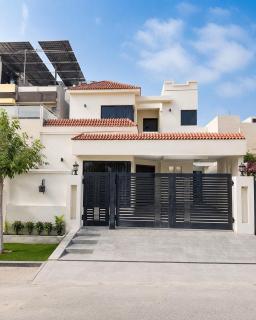 Modern Elegant Spacious Villa in DHA Lahore Near Airport - 0