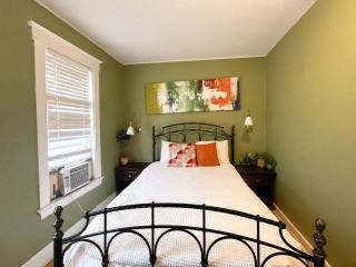 Renovated Detroit 4BR Home | Sleeps 9 - 2