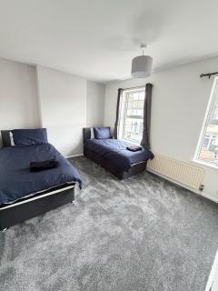 3 Bed House Contractor Friendly Long Stays Welcome - 3