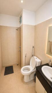 Luxury 2BHK City View Balcony Free Parking - 8