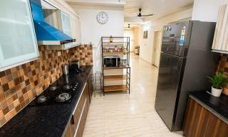 Luxury 2BHK City View Balcony Free Parking - 3